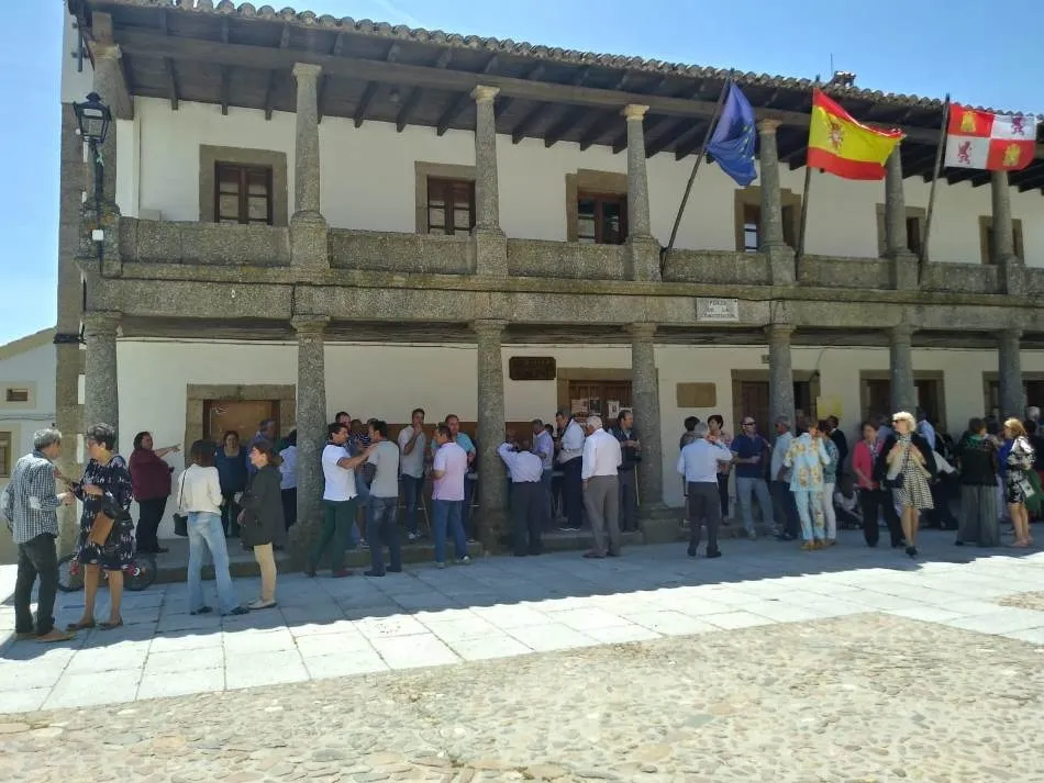 Foto 3 - Fuenteguinaldo honra a San Isidro Labrador en una jornada de altas temperaturas  