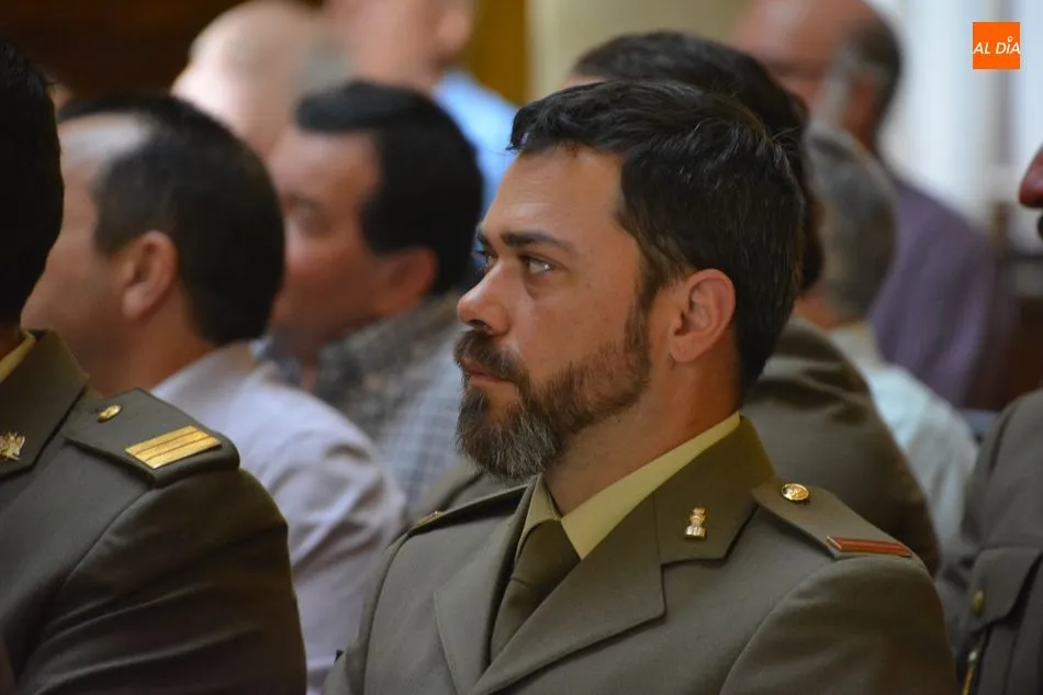 Foto 11 - El Casino acoge una charla sobre la historia del Regimiento de Especialidades de Ingenieros N&ordm; 11