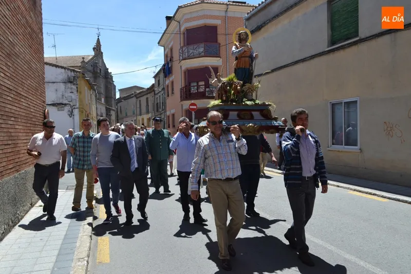Foto 11 - Decenas de agricultores honran a San Isidro en su d&iacute;a grande