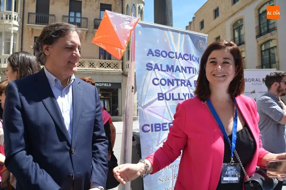 Foto 2 - Salamanca planta cara al bullying con un paseo educativo por el centro de la ciudad