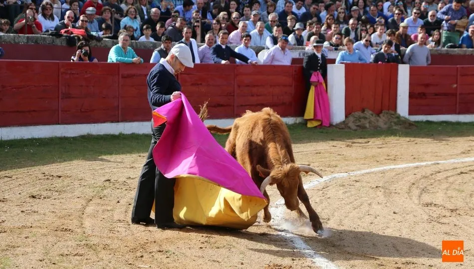 Juan Mora en un tentadero benéfico en Vitigudino en 2018 / CORRAL