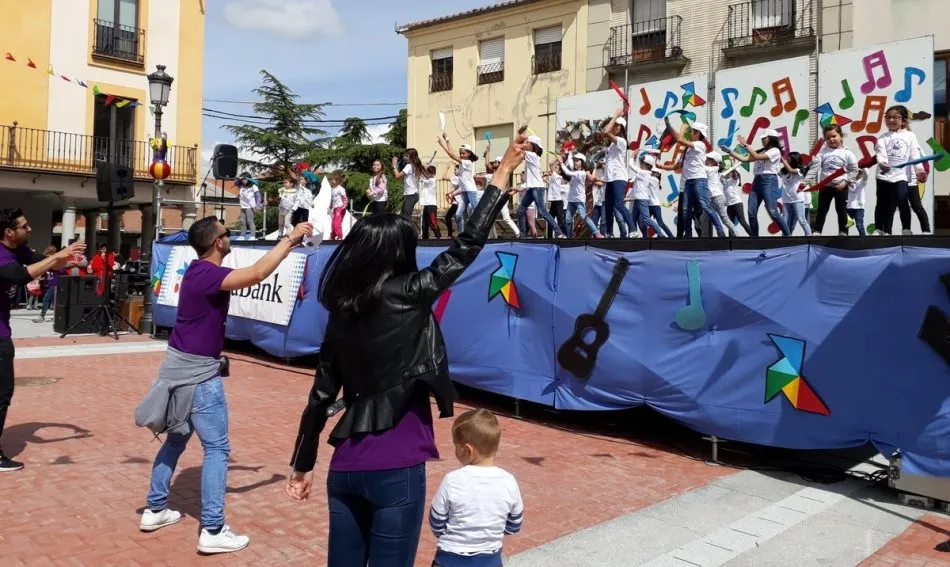Foto 5 - Seis centros de la comarca mirobrigense toman parte en el Danzar de los Danzares 2019  