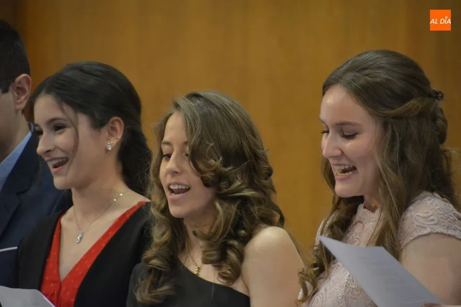 Foto 5 - Los alumnos de 2&ordm; de Bachillerato del Colegio San Juan Bosco celebran su graduaci&oacute;n
