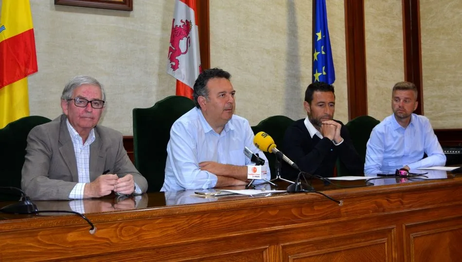 Presentación del campamento de fútbol de la Federación del Real Valladolid