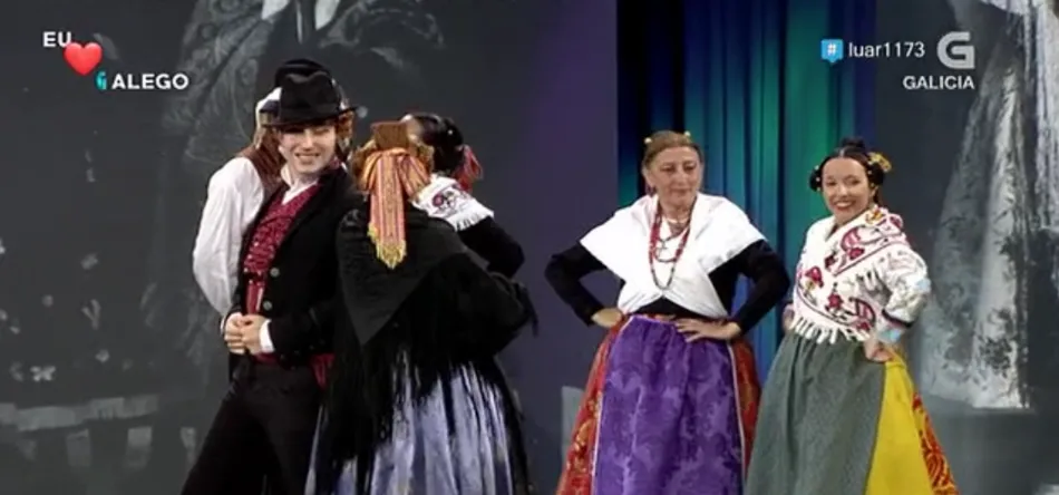 Foto 4 - Juan Antonio Mu&ntilde;oz baila en la TV de Galicia con la Agrupaci&oacute;n Virgen de los Aguadores  