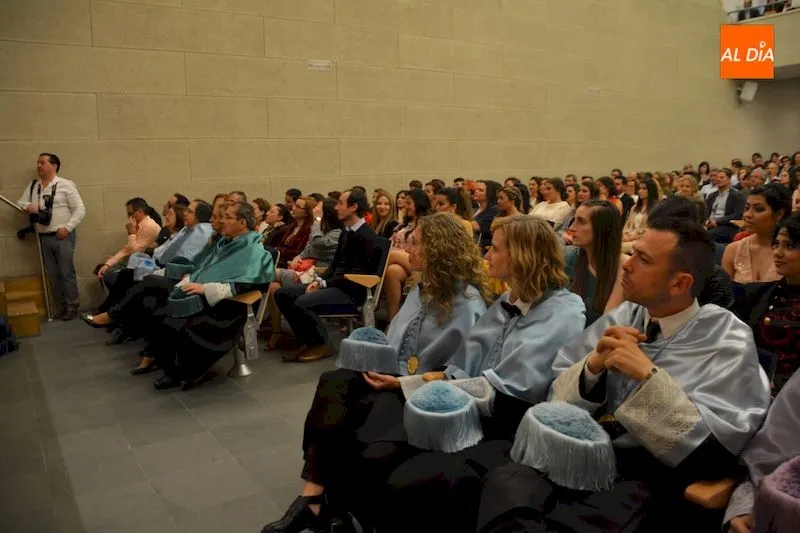 Acto de graduación en la UPSA / Lydia González