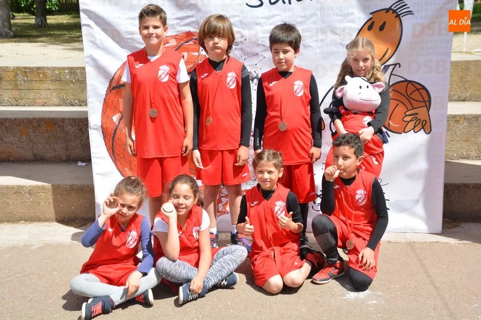 Foto 10 - El Parque de los Jesuitas vive una fiesta del baloncesto con el D&iacute;a del Minibasket