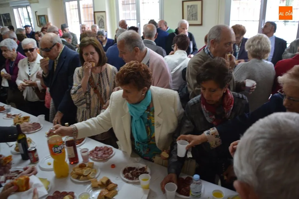 Foto 3 - El Hogar de Mayores de Pizarrales se va de fiesta