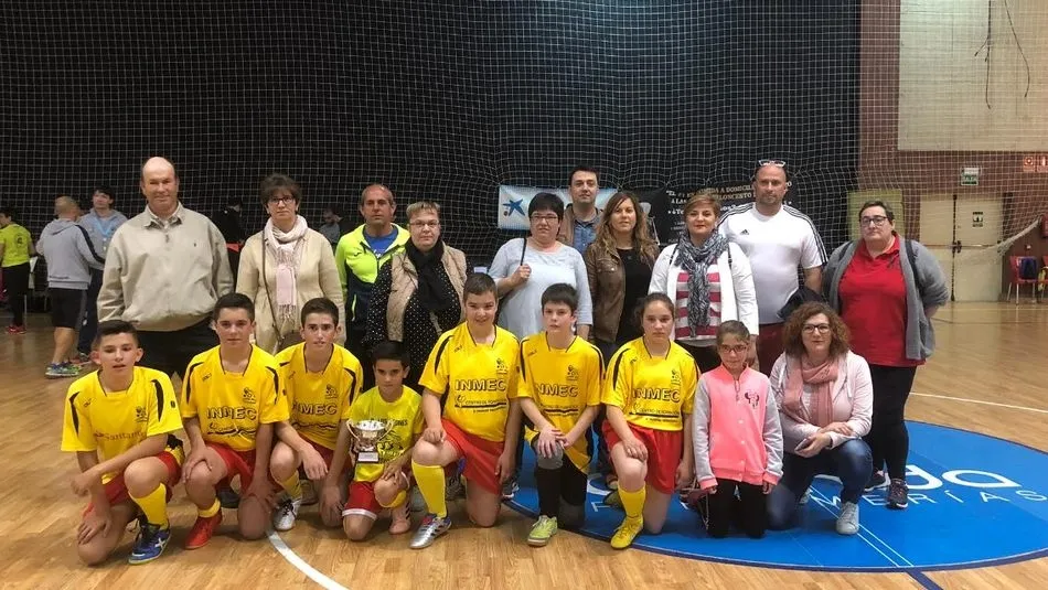 Los infantiles del CD Los Leones se hacen con el torneo Intersala  
