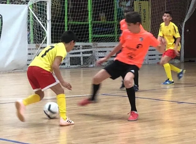 Foto 9 - Los infantiles del CD Los Leones se hacen con el torneo Intersala  