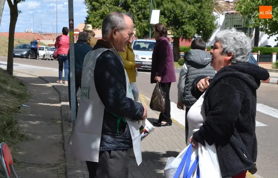 Los mirobrigenses llenan las huchas de la Asociación de Parkinson de Salamanca  