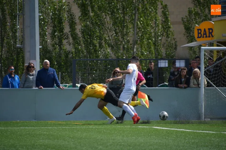 Foto 6 - El Ribert pierde parte de sus opciones de ser segundo en el a&ntilde;adido ante el Salamanca UDS &lsquo;B&rsquo;...
