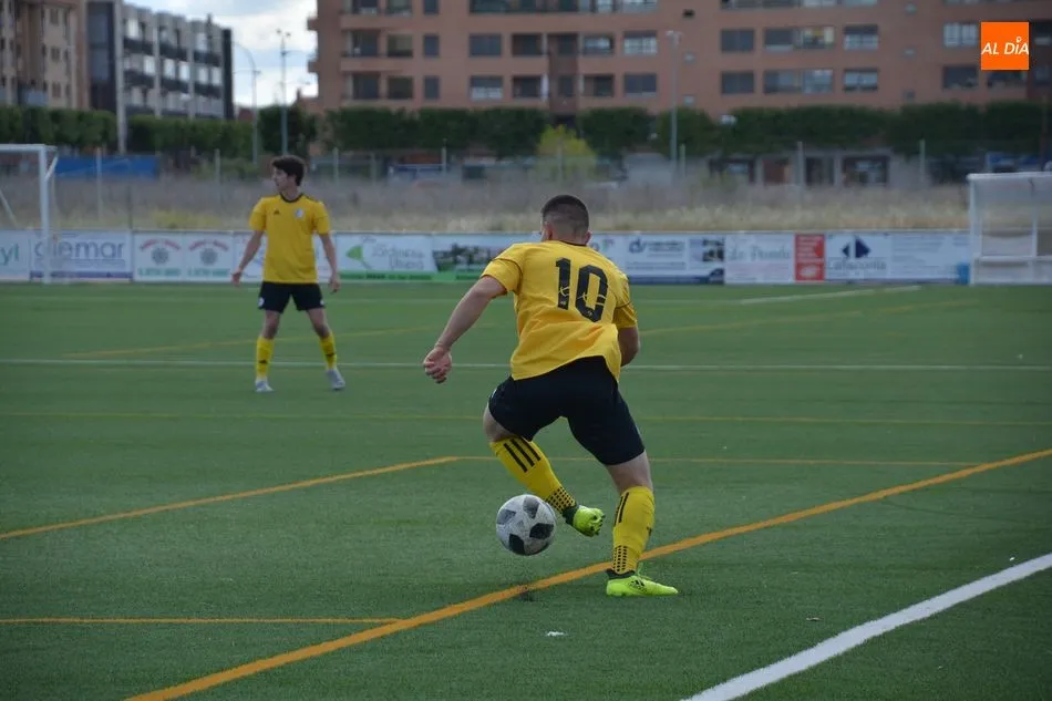 Foto 5 - El Ribert pierde parte de sus opciones de ser segundo en el a&ntilde;adido ante el Salamanca UDS &lsquo;B&rsquo;...