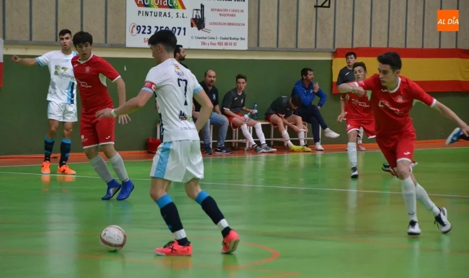 Foto 11 - [M 18|19 MAYO] Un gol sobre la bocina deja sin victoria al III Juvenil, que no aprovech&oacute; 2 dobles  