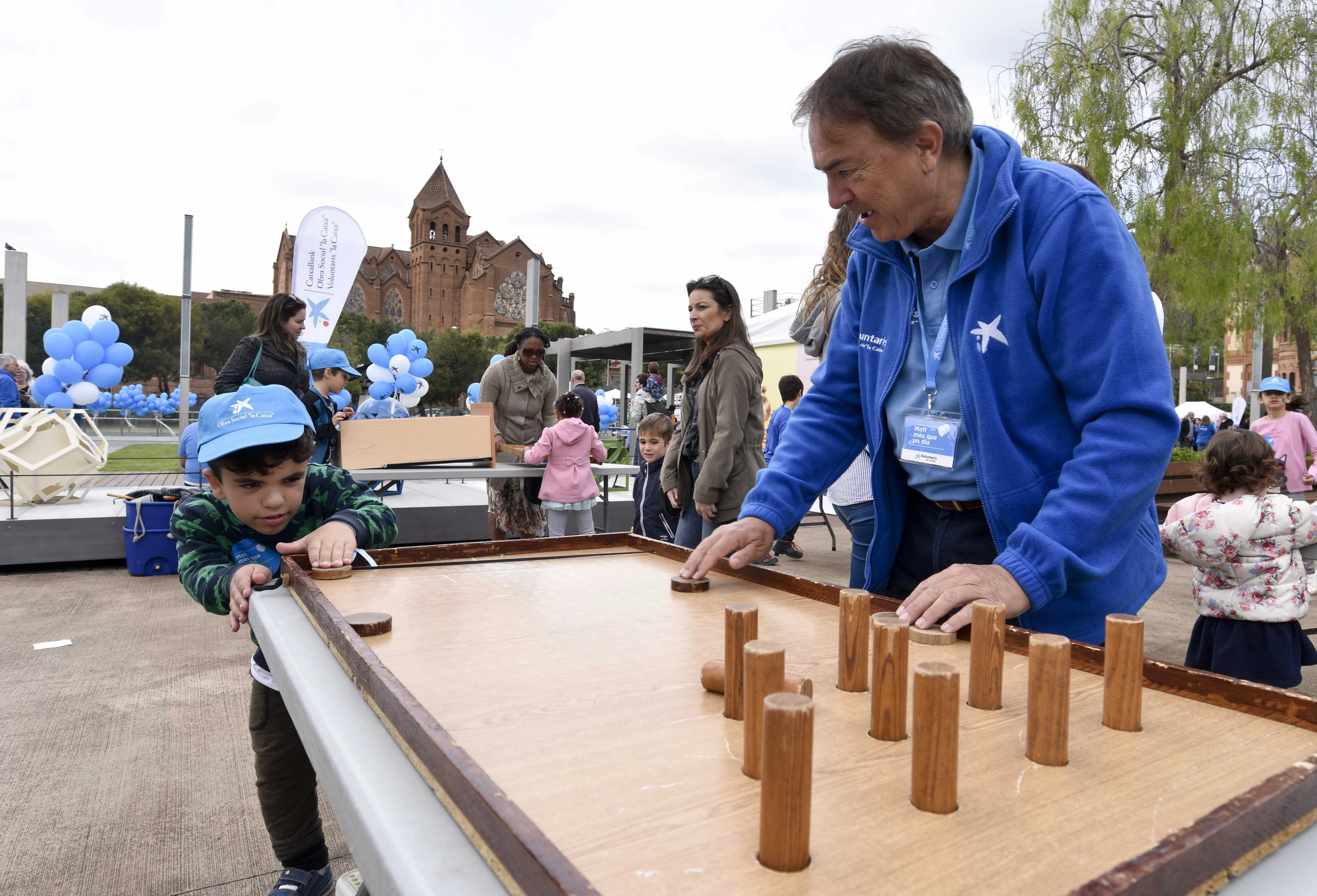 Foto 2 - Los voluntarios de &rdquo;la&nbsp;Caixa&rdquo; en Salamanca, &Aacute;vila y Zamora celebran una jornada l&uacute;dica con...