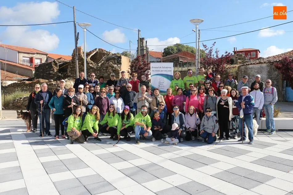 Los participantes iniciaron la marcha en la Plaza Mayor de Berrocal de Salvatierra