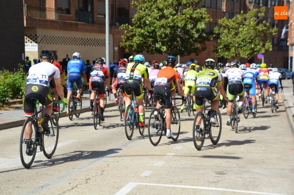 Foto 3 - Juan Carlos Fern&aacute;ndez y Sonia Pato ganan la IV Vuelta a Salamanca M&aacute;ster  