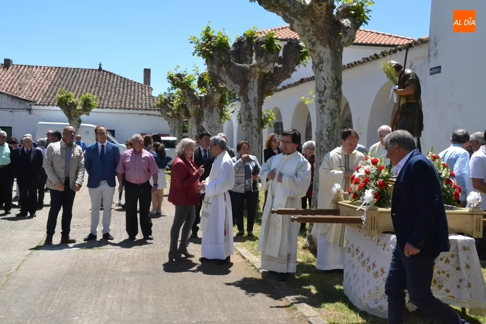 Foto 6 - San Isidro Labrador completa en &Aacute;gueda su tour procesional  