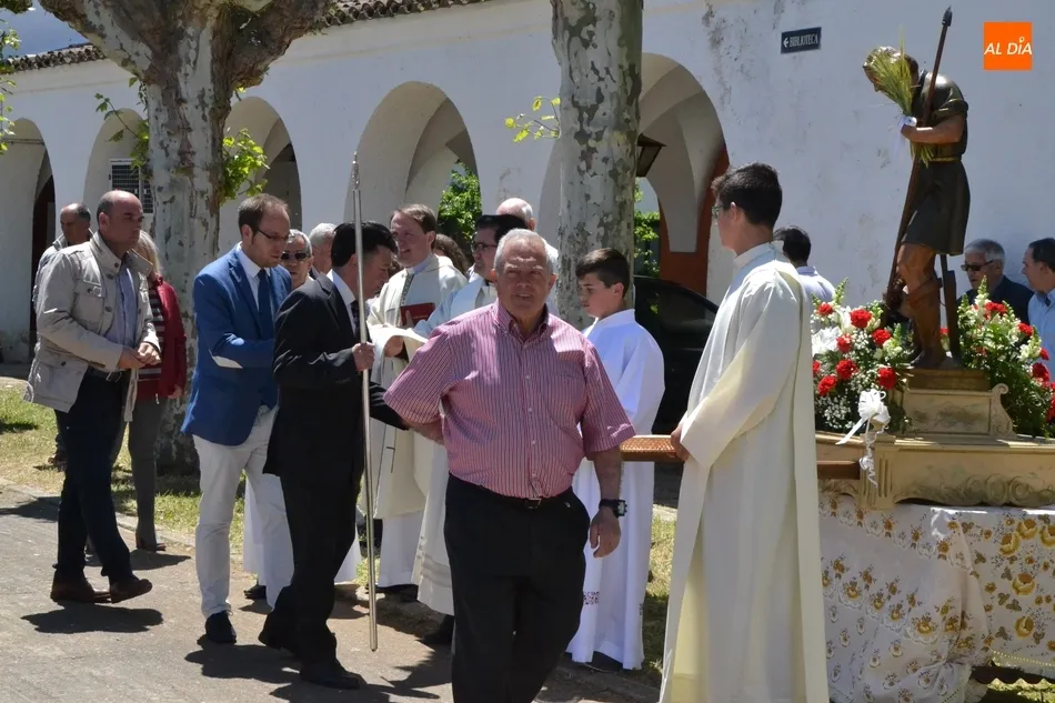 Foto 5 - San Isidro Labrador completa en &Aacute;gueda su tour procesional  