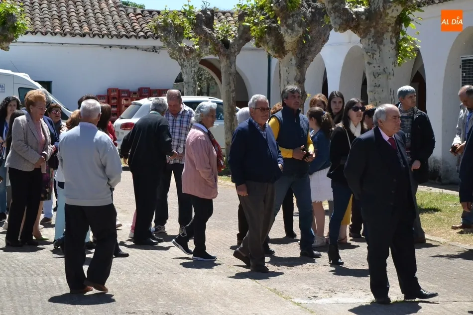 Foto 3 - San Isidro Labrador completa en &Aacute;gueda su tour procesional  