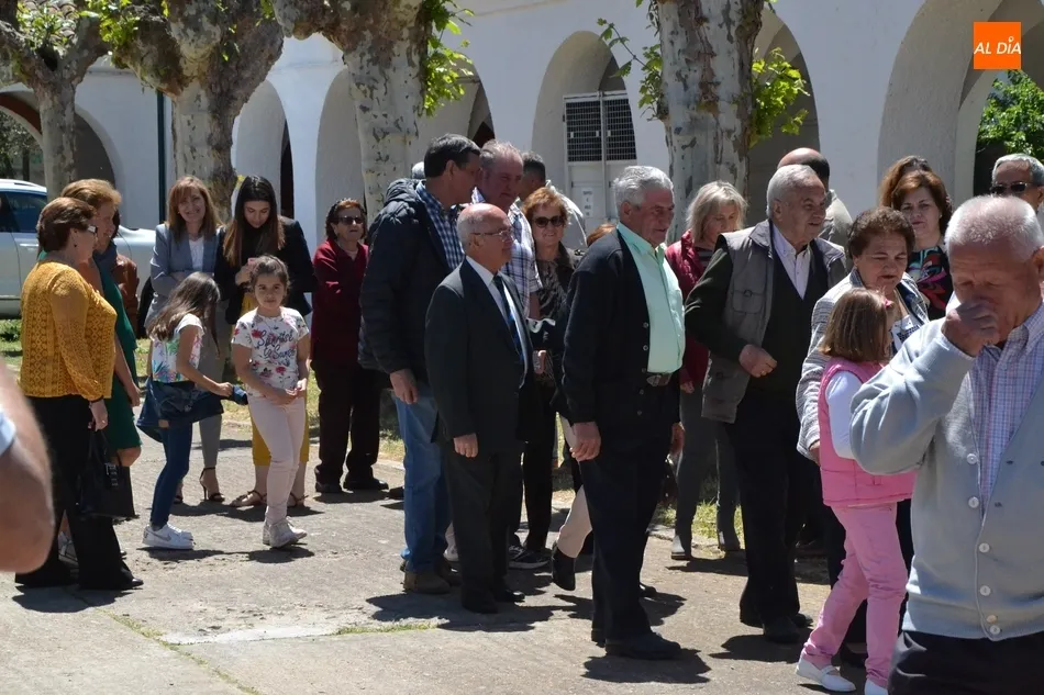 Foto 2 - San Isidro Labrador completa en &Aacute;gueda su tour procesional  