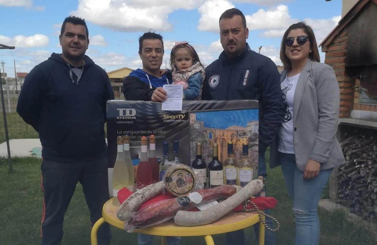 Entregada la cesta que se puso en juego en las fiestas de Ivanrey  