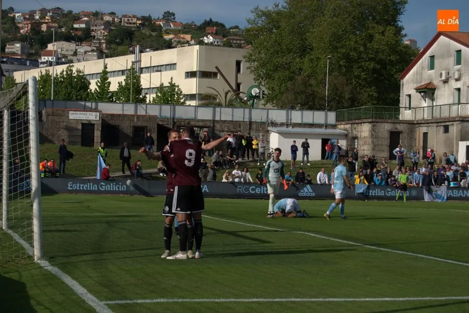 Foto 11 - El Salamanca UDS llega a la orilla de la salvaci&oacute;n y se mantiene en Segunda B (1-2)