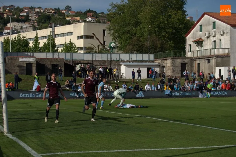Foto 8 - El Salamanca UDS llega a la orilla de la salvaci&oacute;n y se mantiene en Segunda B (1-2)