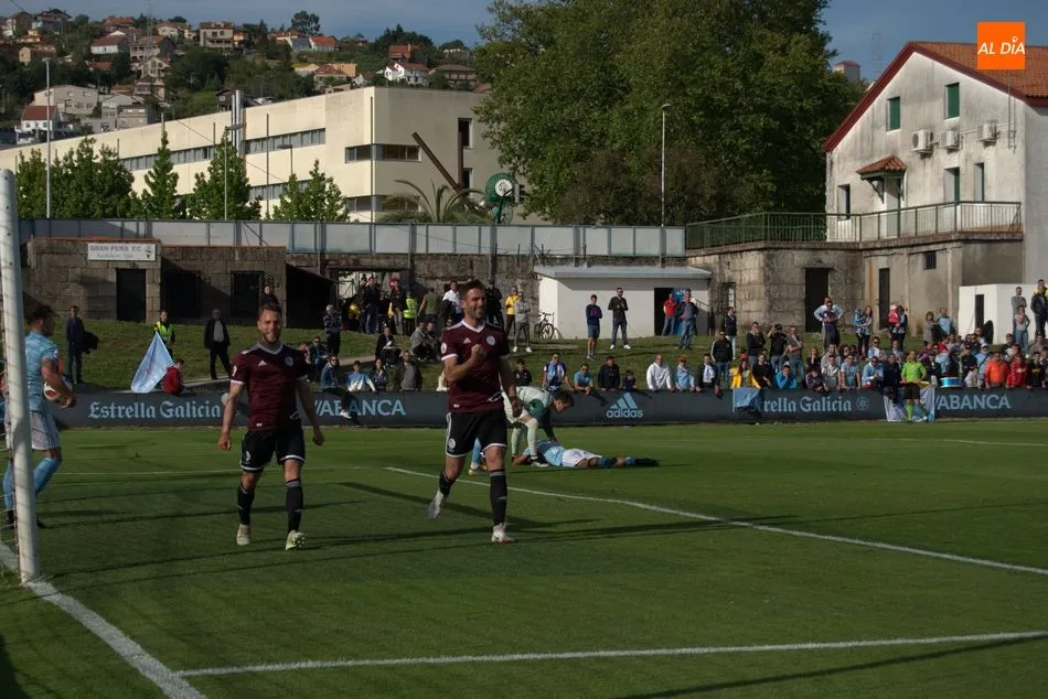 Foto 5 - El Salamanca UDS llega a la orilla de la salvaci&oacute;n y se mantiene en Segunda B (1-2)