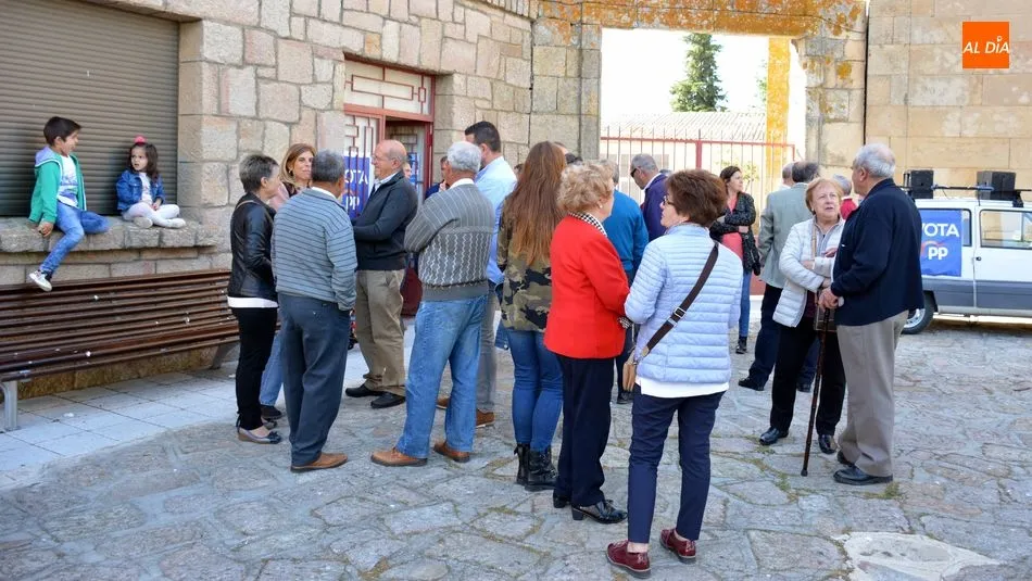 Foto 2 - El PP presenta la concentraci&oacute;n parcelaria y la residencia de mayores como buques insignia de su...