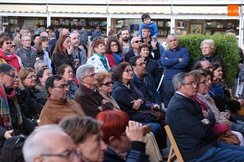 Foto 9 - La Banda Municipal de M&uacute;sica y Borja Feal despiden la Feria del Libro