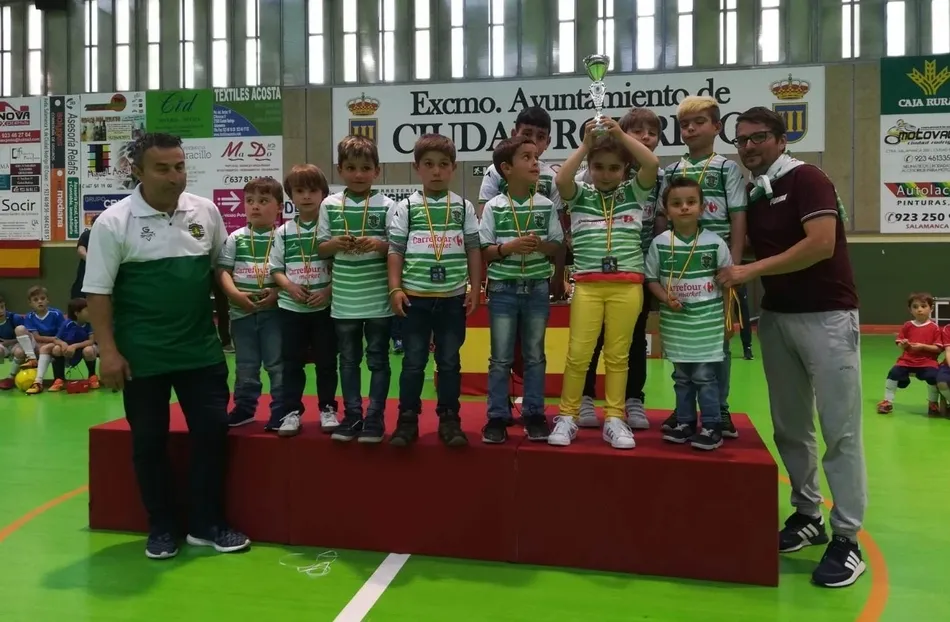 Foto 9 - Seat Las Cantinas se proclama campe&oacute;n de la XI Liga Prebenjam&iacute;n del III Columnas  