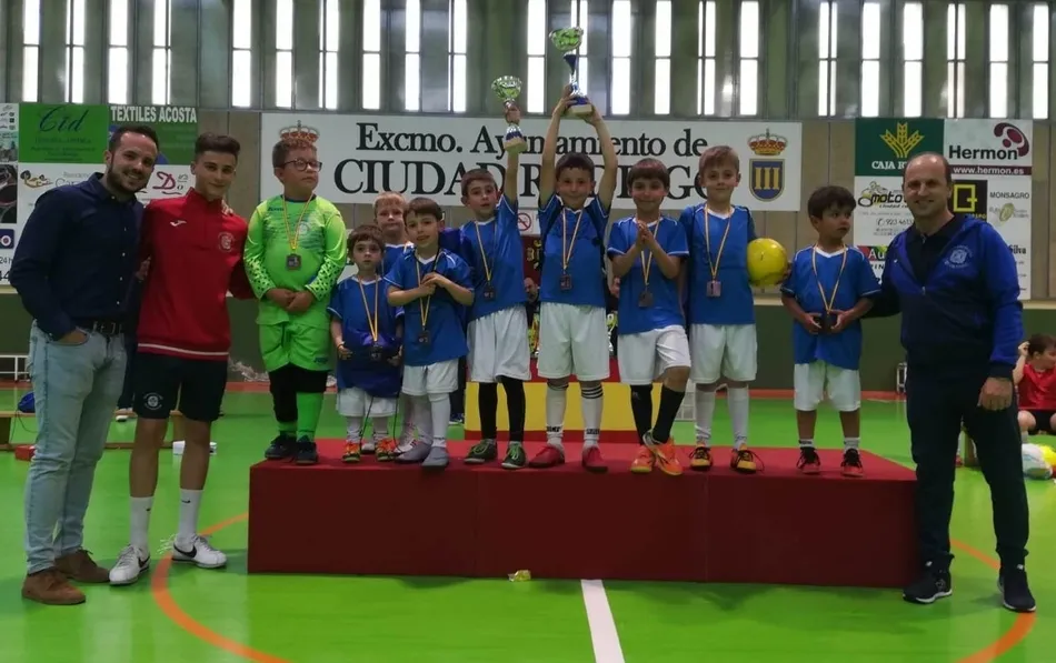 Foto 6 - Seat Las Cantinas se proclama campe&oacute;n de la XI Liga Prebenjam&iacute;n del III Columnas  