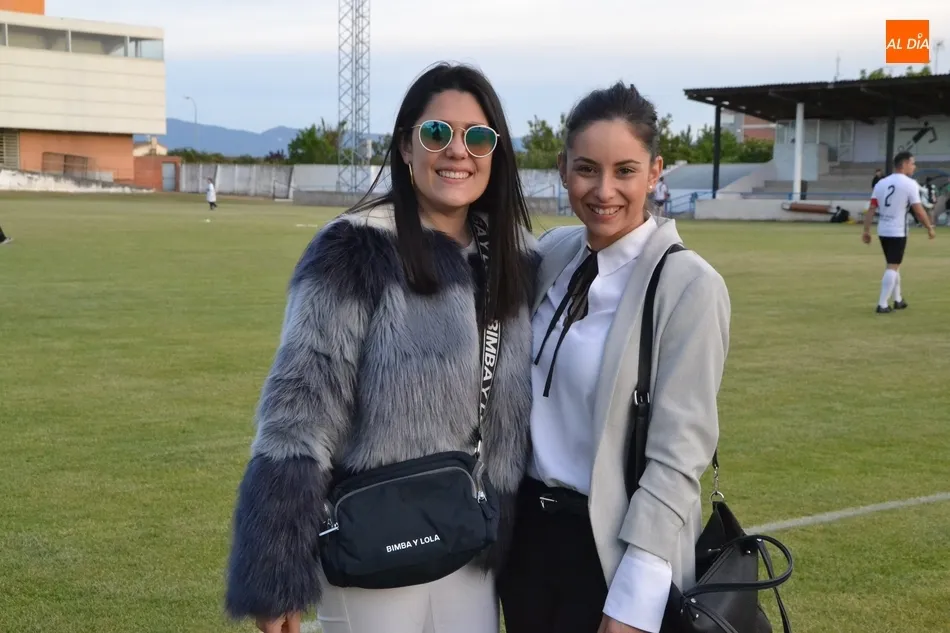 Foto 2 - El Ciudad Rodrigo CF se despide de su afici&oacute;n y de su gran capit&aacute;n de la &uacute;ltima d&eacute;cada  