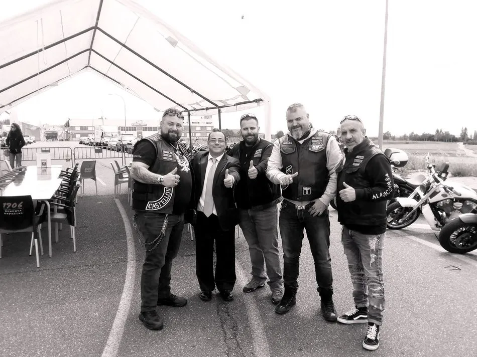 Foto 2 - Gran &eacute;xito de la concentraci&oacute;n free bikers en Villares de la Reina  