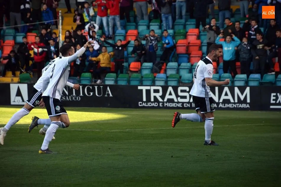 Indiano celebra un gol / Lydia González