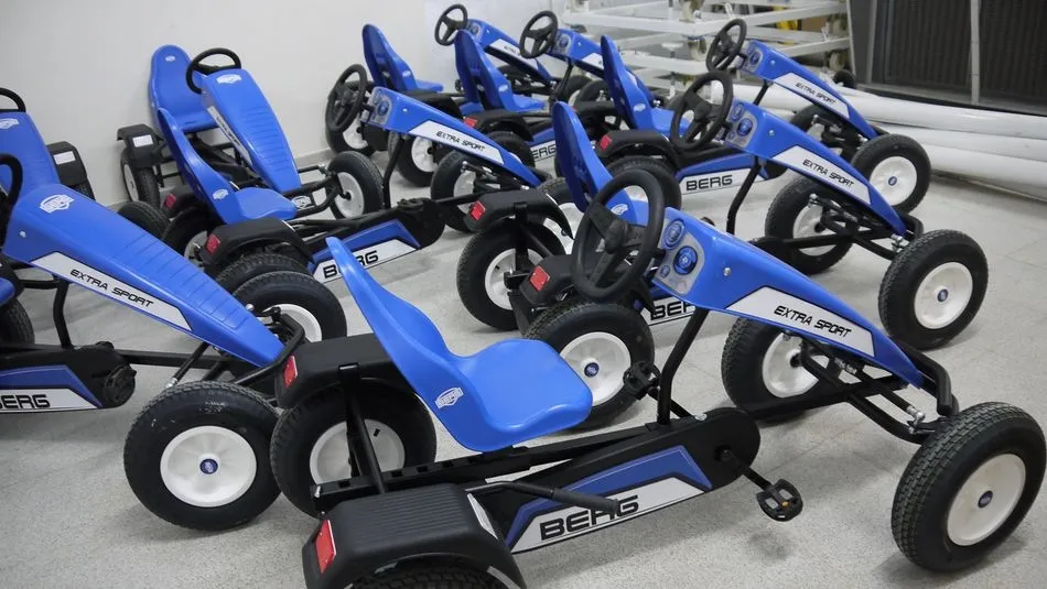 Imagen de los karts a pedales adquiridos por el Ayuntamiento de Carbajosal