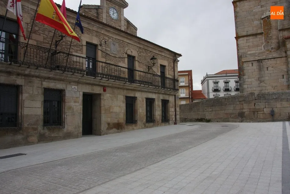 Foto 5 - La Plaza de Espa&ntilde;a y la plaza de la Torre ganan atractivo finalizadas las obras  