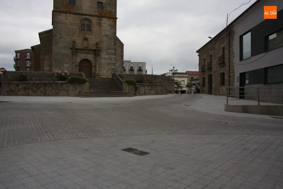 Foto 2 - La Plaza de Espa&ntilde;a y la plaza de la Torre ganan atractivo finalizadas las obras  