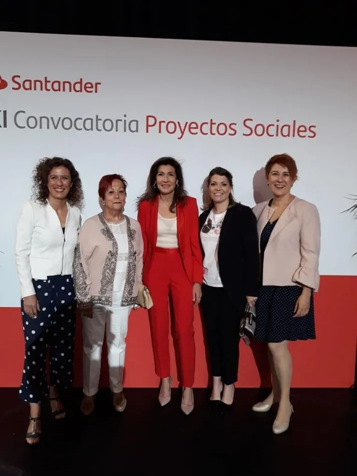 Foto 3 - Ascensi&oacute;n Iglesias recoge el premio de la XI Convocatoria de Proyectos Sociales del Banco...