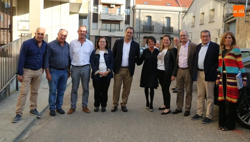 Responsables del PP con algunos de los candidatos a alcaldes de la comarca de Vitigudino / CORRAL
