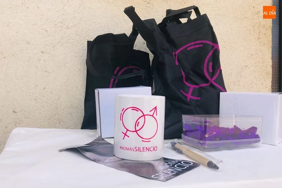 Foto 4 - Encinasola de los Comendadores se vuelca con la campa&ntilde;a de sensibilizaci&oacute;n contra la violencia de ...