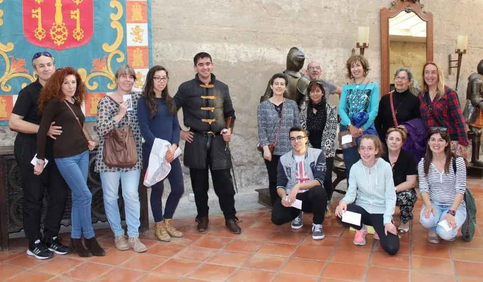 Foto 6 - Los talleres culturales de la Biblioteca se adentran en el Castillo  