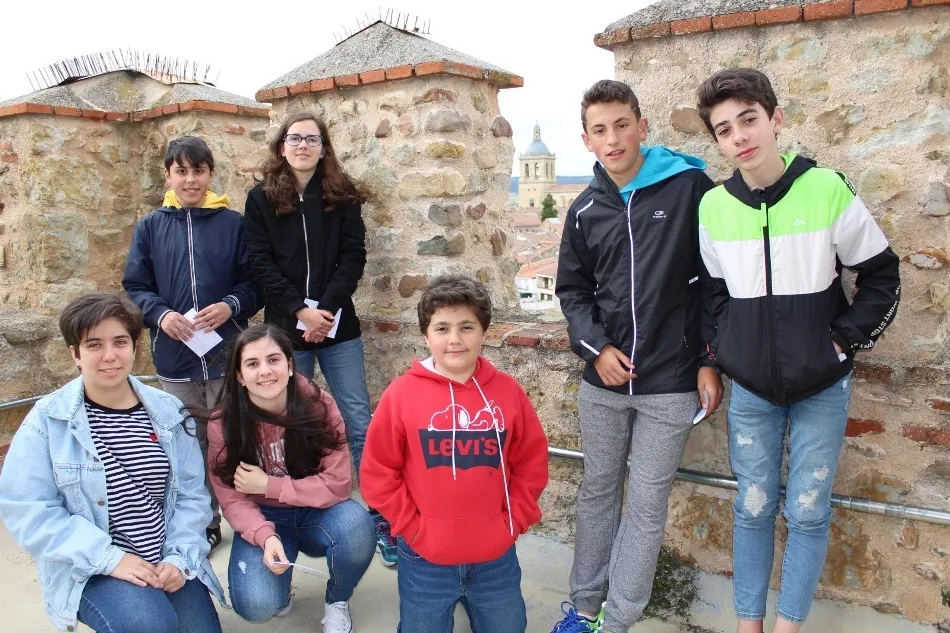 Los talleres culturales de la Biblioteca se adentran en el Castillo  