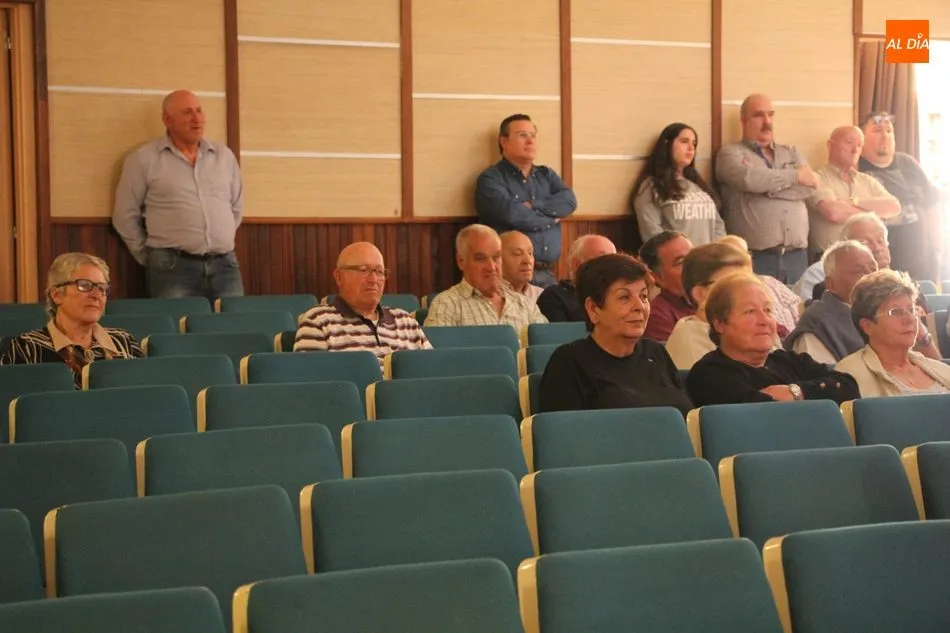 Foto 2 - El PSOE pide en Villarino el voto para cambiar el rumbo del medio rural tras 32 a&ntilde;os de gobierno...