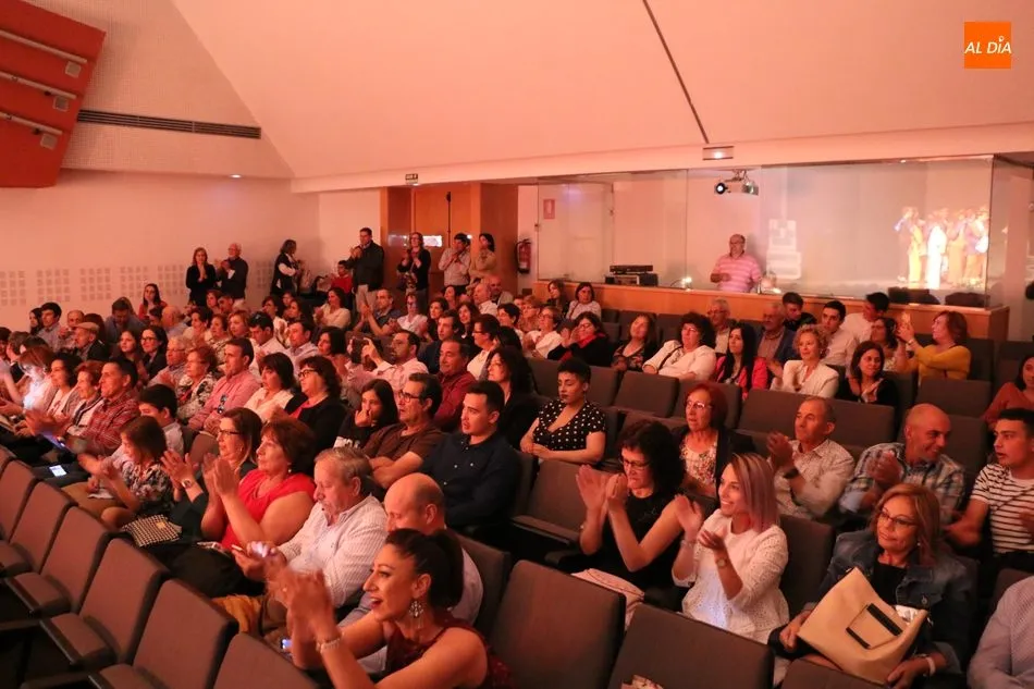 Foto 10 - Emotivo acto de graduaci&oacute;n de bachilleres en el IES Ramos del Manzano  