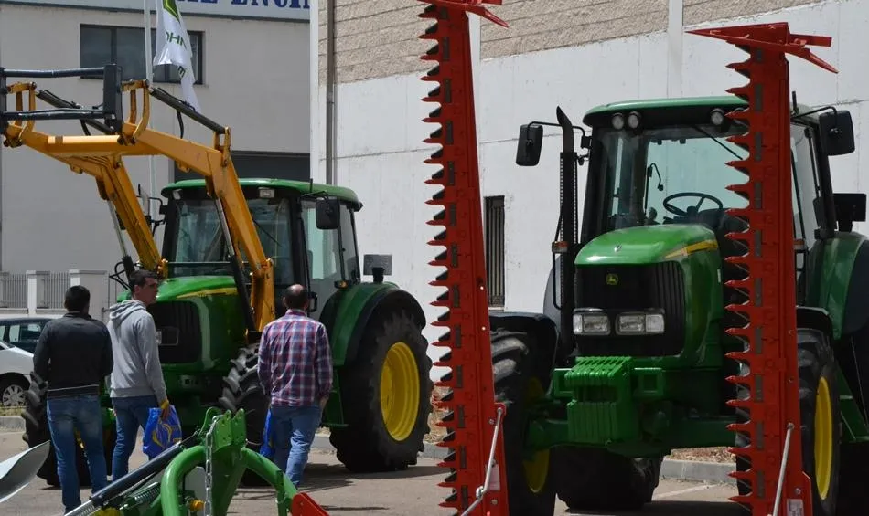 El PSOE regional quiere impulsar el relevo generacional en los sectores agrícola y ganadero  