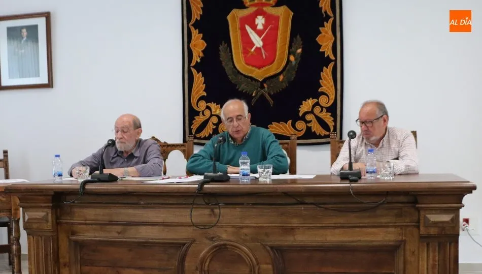 Germán Vicente avanzaba su decisión este miércoles durante el pleno y después ofrecía una rueda de prensa para informar más detalladamente / CORRAL