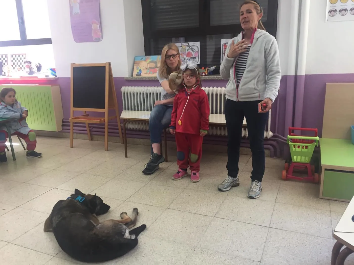 Foto 10 - Los alumnos de 2&ordm; de Infantil de Trinitarios aprenden a ser responsables con sus mascotas  