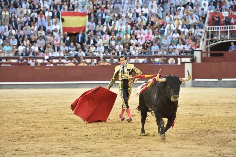 Foto 7 - Faena cumbre de Roca Rey y delirio en Las Ventas